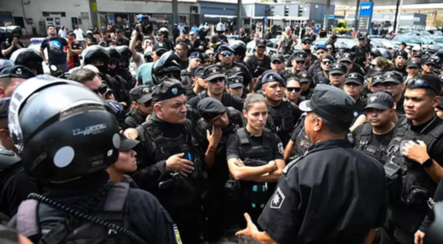 La protesta en Santa Fe genera inquietud salarial en la Policía de Río Negro