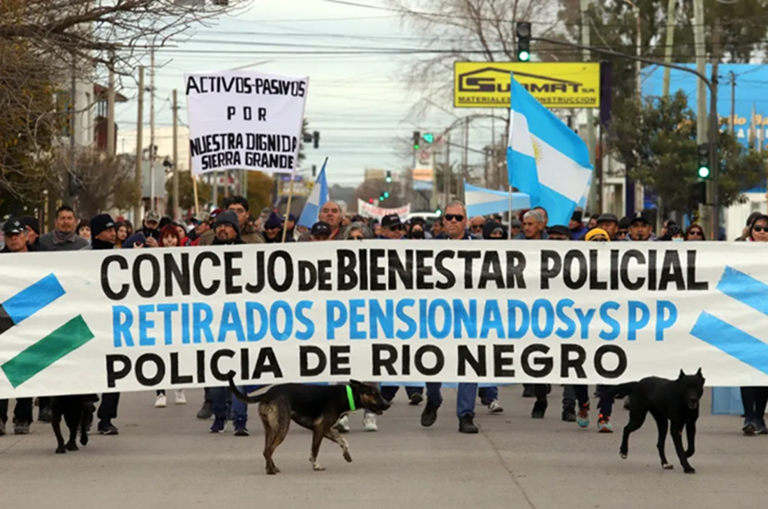 Policías rionegrinos anuncian acampe en Viedma y reclaman salario básico de $1.800.000