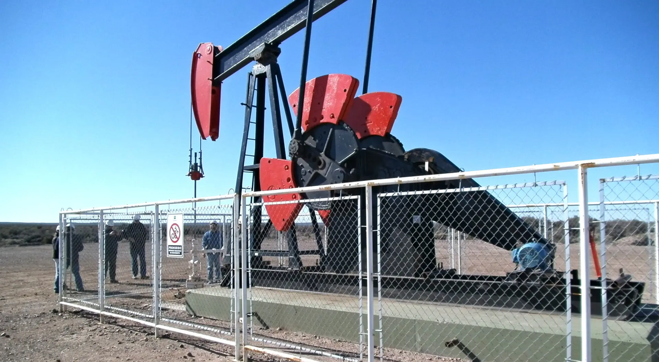 Río Negro impulsa incentivos fiscales para reactivar la producción convencional de hidrocarburos.