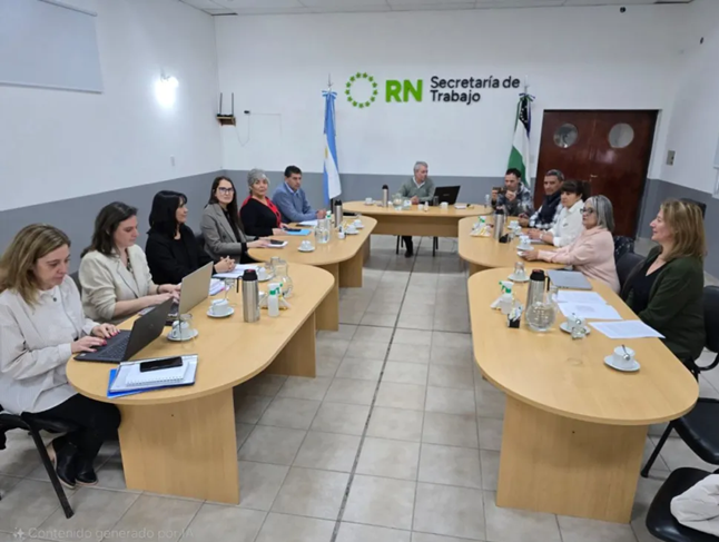 Río Negro vive un momento decisivo en el ámbito educativo. El gobernador Alberto Weretilneck se comprometió a convocar la paritaria docente esta misma semana. Gobierno de Río Negro se compromete a reabrir la paritaria