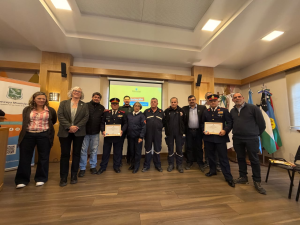 Bariloche homenajeó a seis bomberos voluntarios con la distinción Enrique Linconir