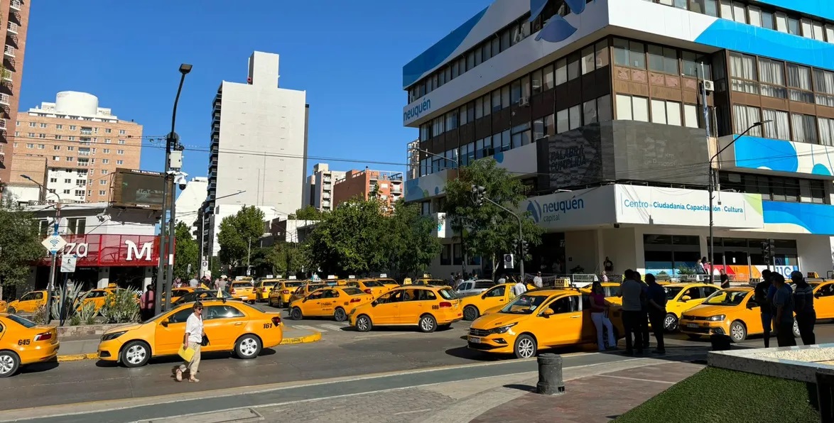 Uber en General Roca: la disputa que tensiona a Libertarios y al PRO con la intendencia