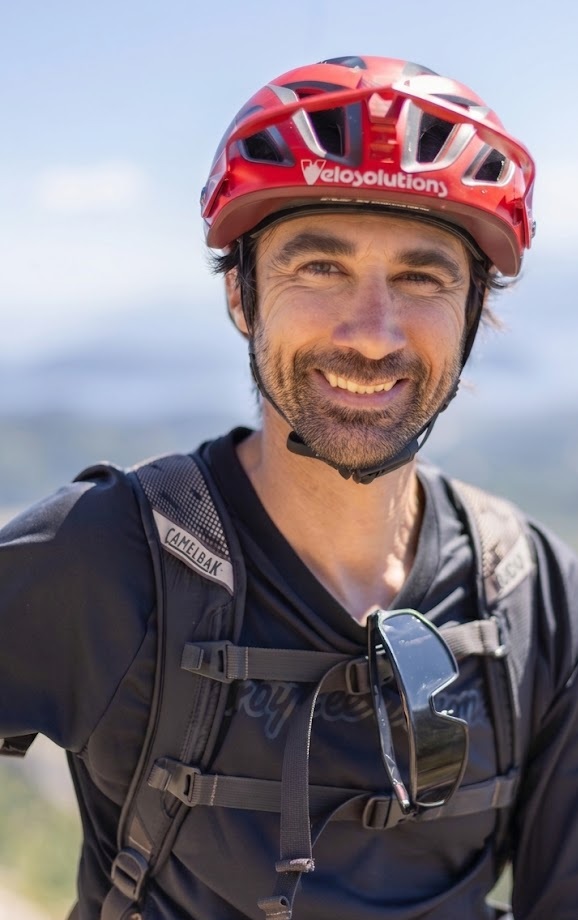 Martín Raffo, el médico que rescata, compite y forma conciencia ambiental en Bariloche