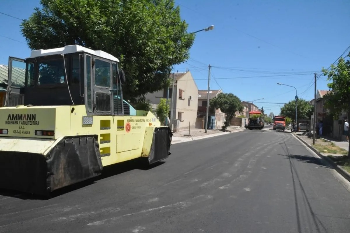 Plan de Asfalto en Viedma: Marcos Castro licitó obras estratégicas por más de 826 millones