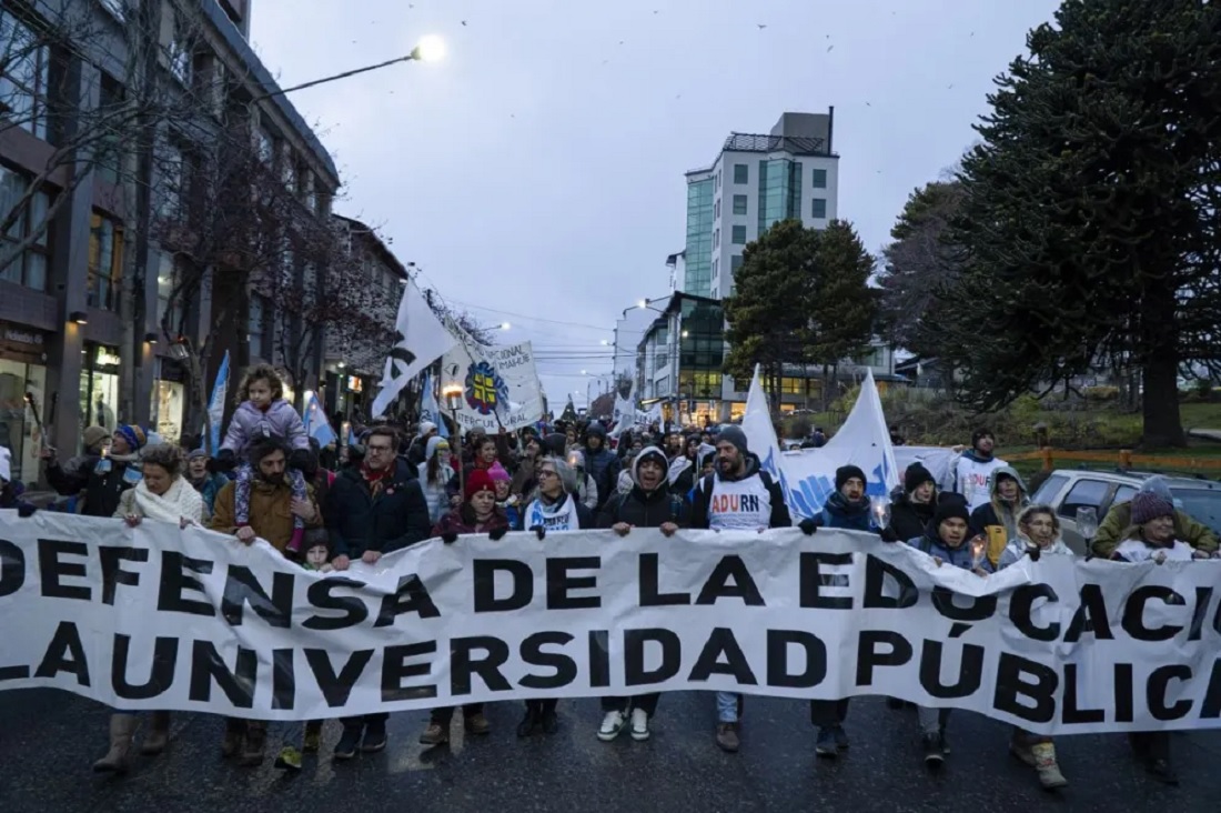 Bariloche: convocan a un abrazo sy una olla popular en la CNEA