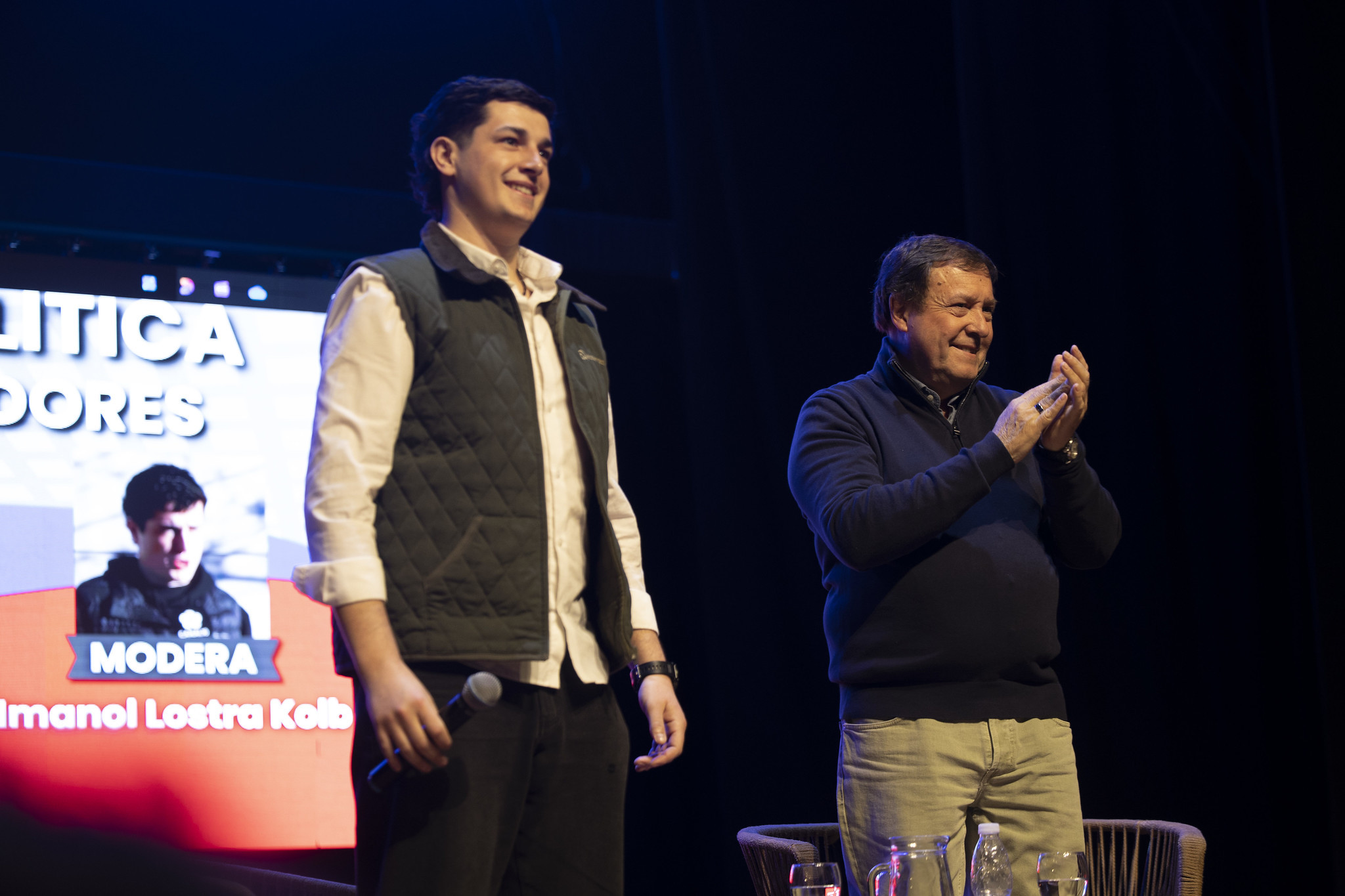 Cipolletti recibió el primer Foro de la Juventud Rionegrina, donde Weretilneck lanzó Empleo Joven, un programa de incentivos para contratar jóvenes.