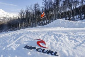 Rip Curl Grom Search 2026: Cerro Castor convoca a los jóvenes riders del sur para competir en el Fin del Mundo