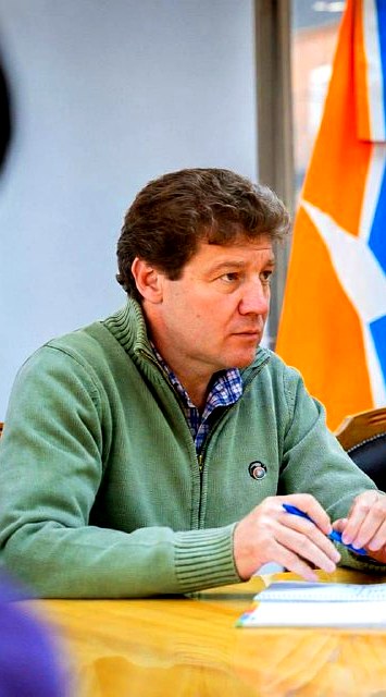 Anticipo de coparticipación: Gustavo Melella en una reunión de gabinete