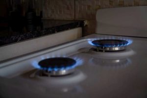 Gasoducto Cordillerano: proponen un cargo extra en la factura de gas y crece el rechazo