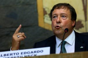 Weretilneck destinará fondos del boom petrolero a las rutas 22 y 151