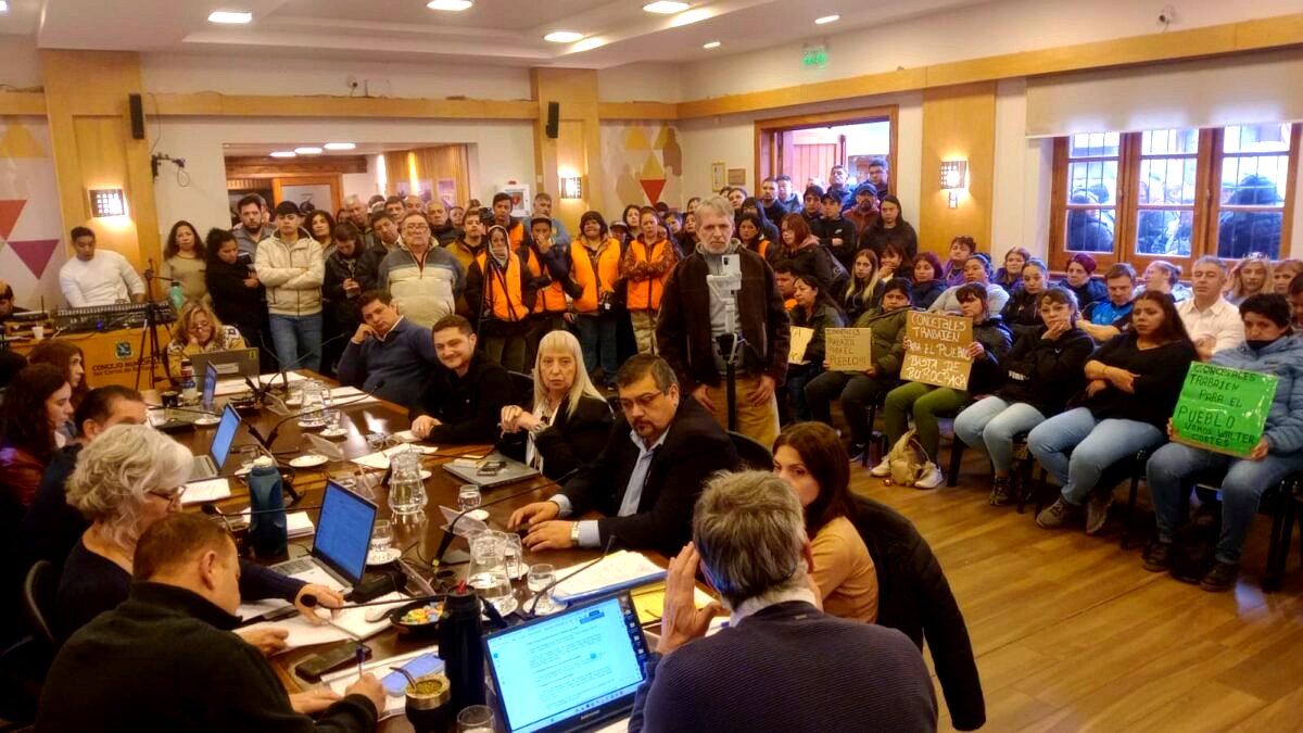 Amenaza en el Concejo de Bariloche: sala colmada durante la sesión del 30 de septiembre