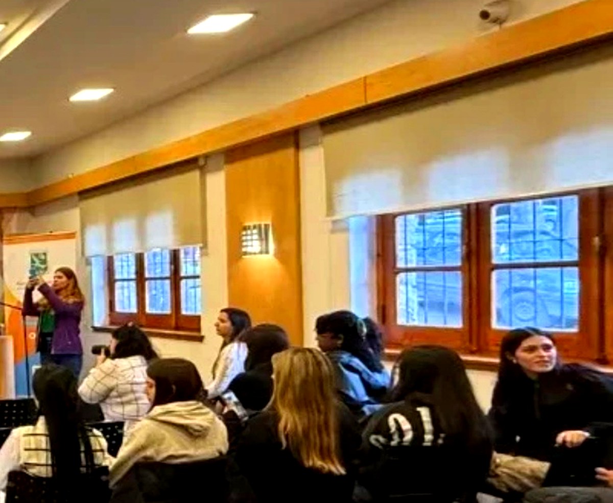 Audiencia Pública Juvenil: jóvenes reunidos en una actividad del Concejo de Bariloche