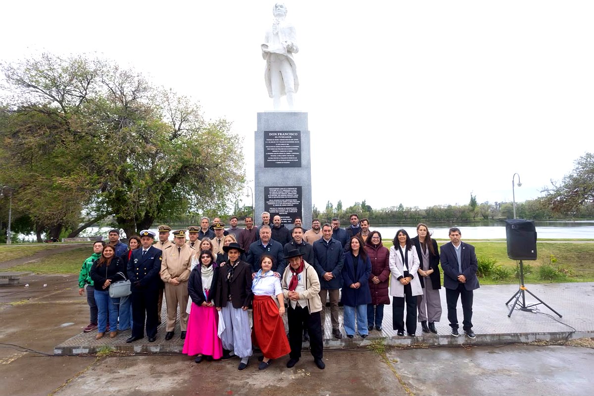 Acto por la capitalidad de Viedma en la Plazoleta del Fundador
