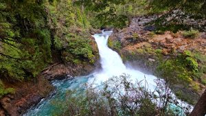 Cascada Los Alerces reabre a turistas: horarios de mano única y el Tronador, todavía cortado