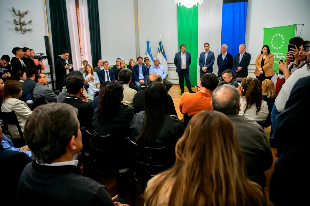 Acto de presentación de la compensación para municipios de Río Negro, incluida la Línea Sur