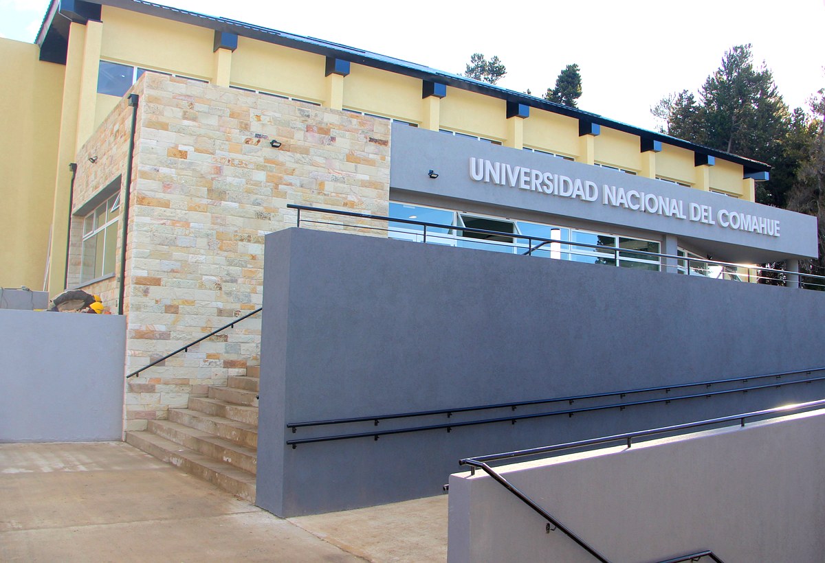 Congreso de Educación Física: sede de la Universidad Nacional del Comahue en Bariloche