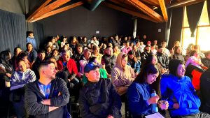 Expo Laboral Bariloche: abren las charlas, se estira la castración en Malvinas y alertan por cobros falsos