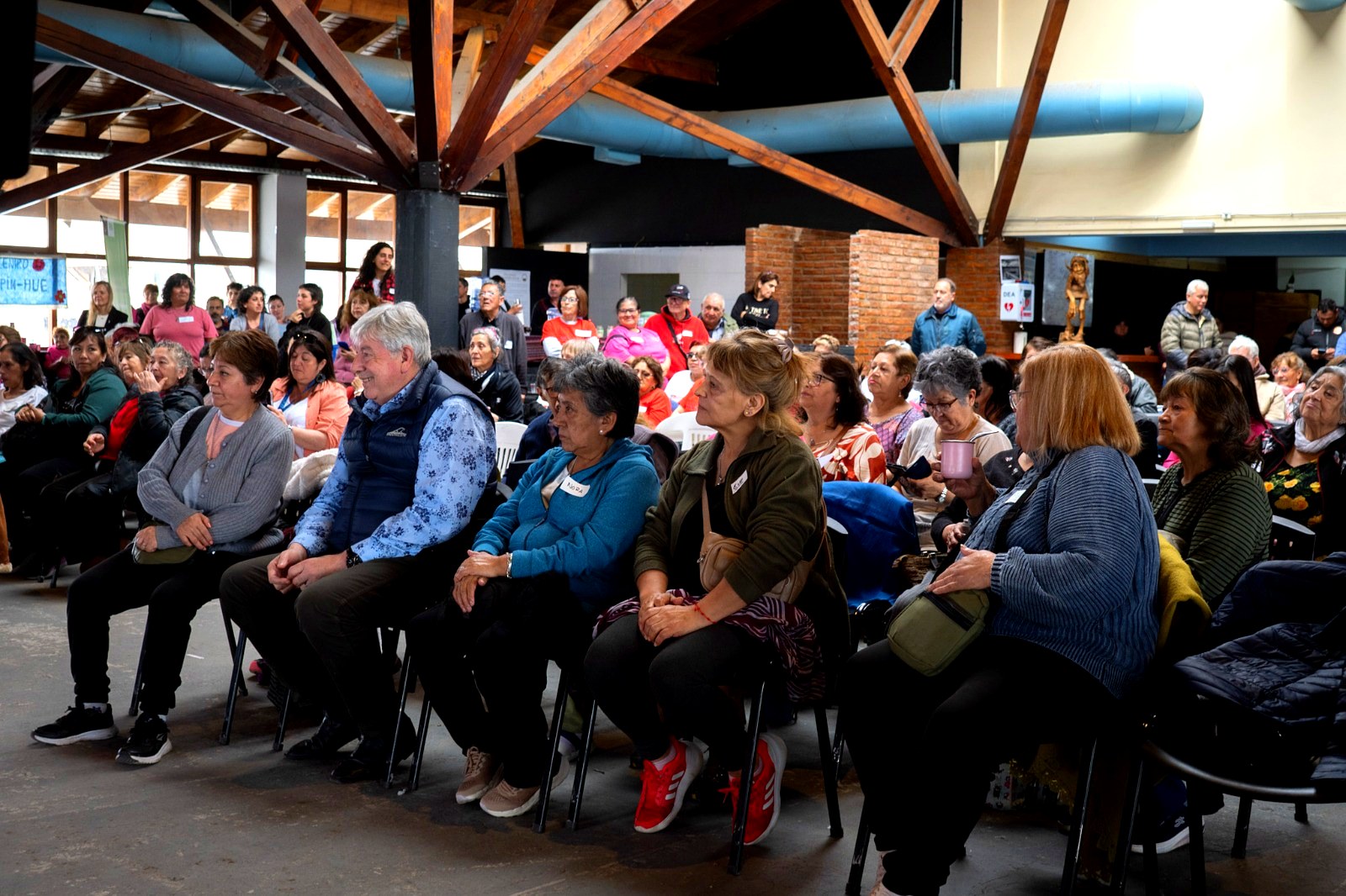 Foro por los Derechos de las Personas Mayores: asistentes en el Puerto San Carlos