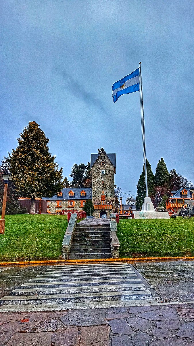 Centro Cívico de Bariloche, sede del Municipio afectado por el fallo sobre inspecciones privadas