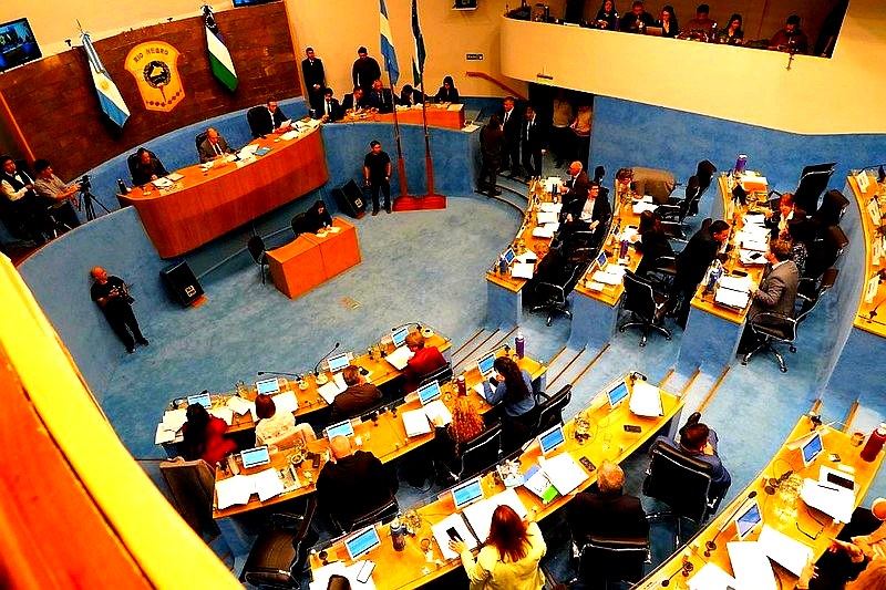Gennuso y el Superior Tribunal: el recinto de la Legislatura de Río Negro, donde se votó Ficha Limpia