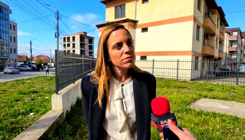 María Emilia Soria, intendenta de General Roca, durante su visita a Bariloche