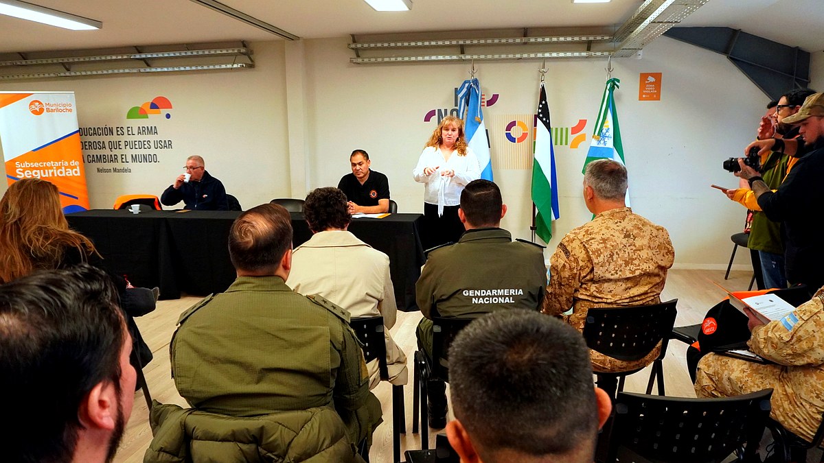 Primer encuentro de la mesa interfuerzas Bariloche en el edificio Polivalente