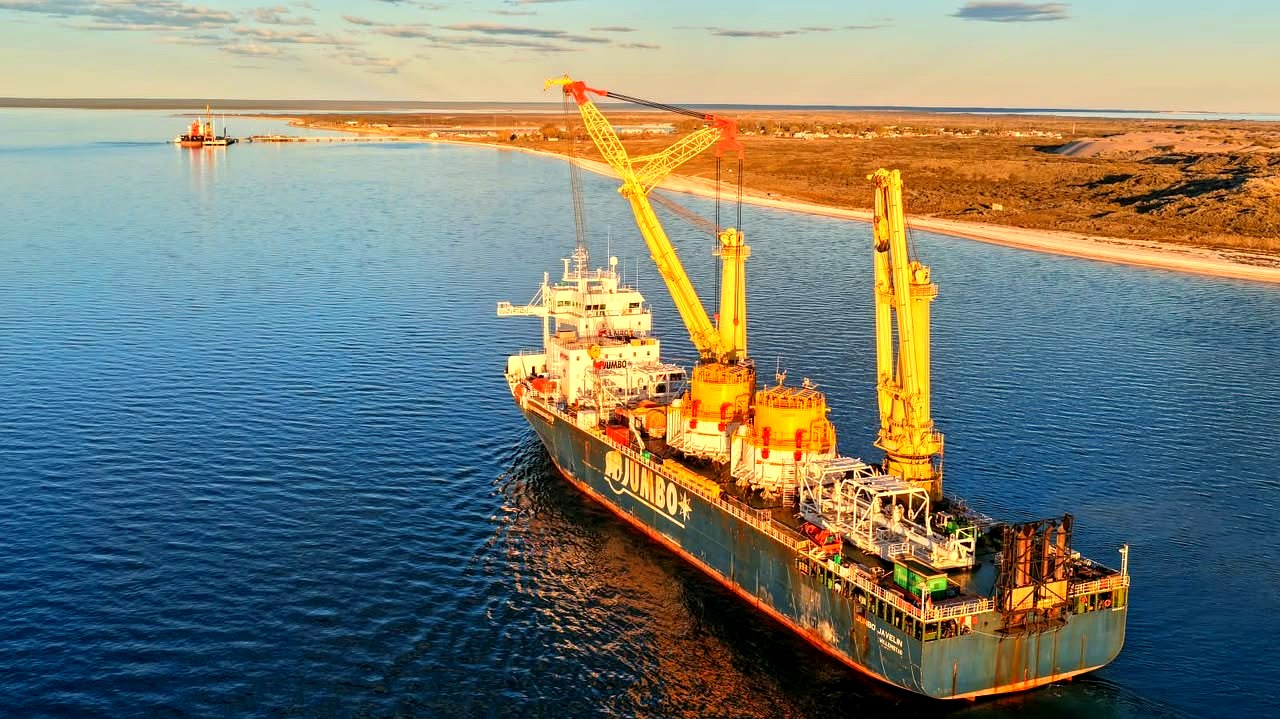 Monoboyas del VMOS para exportar petróleo de Vaca Muerta