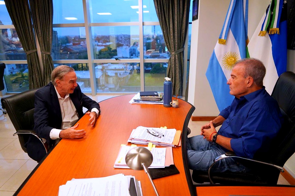 Pichetto Honoris Causa: el diputado junto a Pedro Pesatti