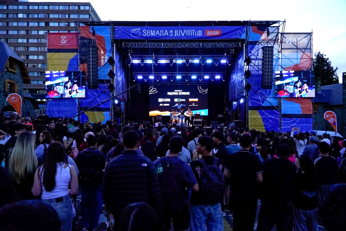 Escenario de la Semana de la Juventud en Bariloche