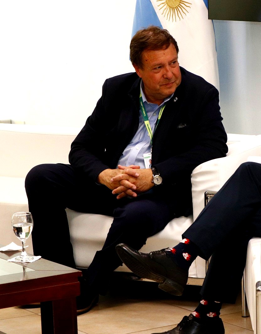 Techo Digno: el gobernador Alberto Weretilneck en Bariloche